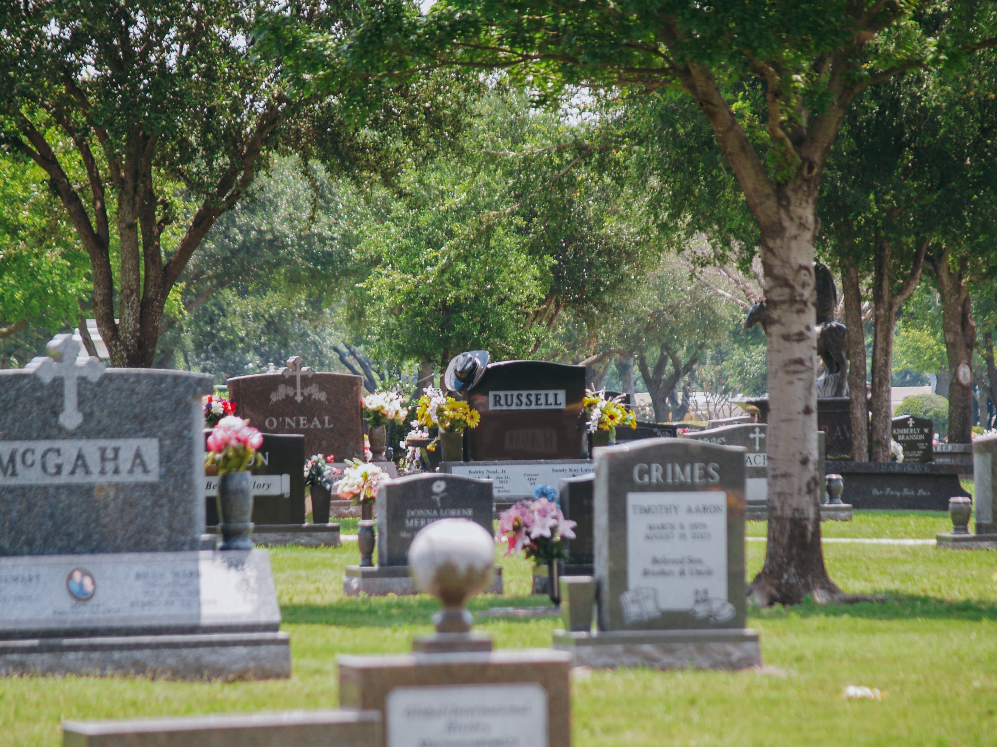 Nature Stone Cremation Memorial - View 1