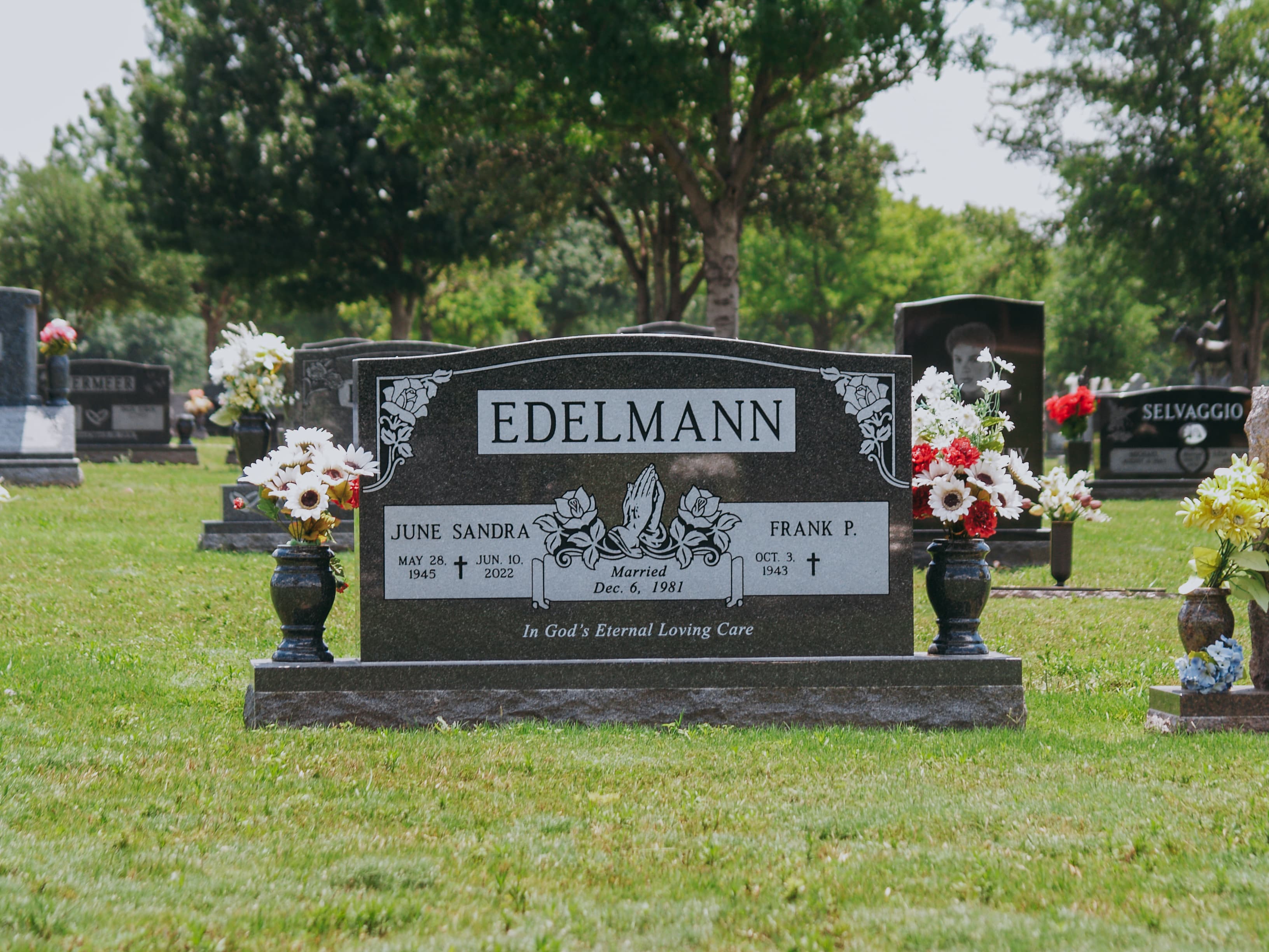 Classic Serene Upright Monument