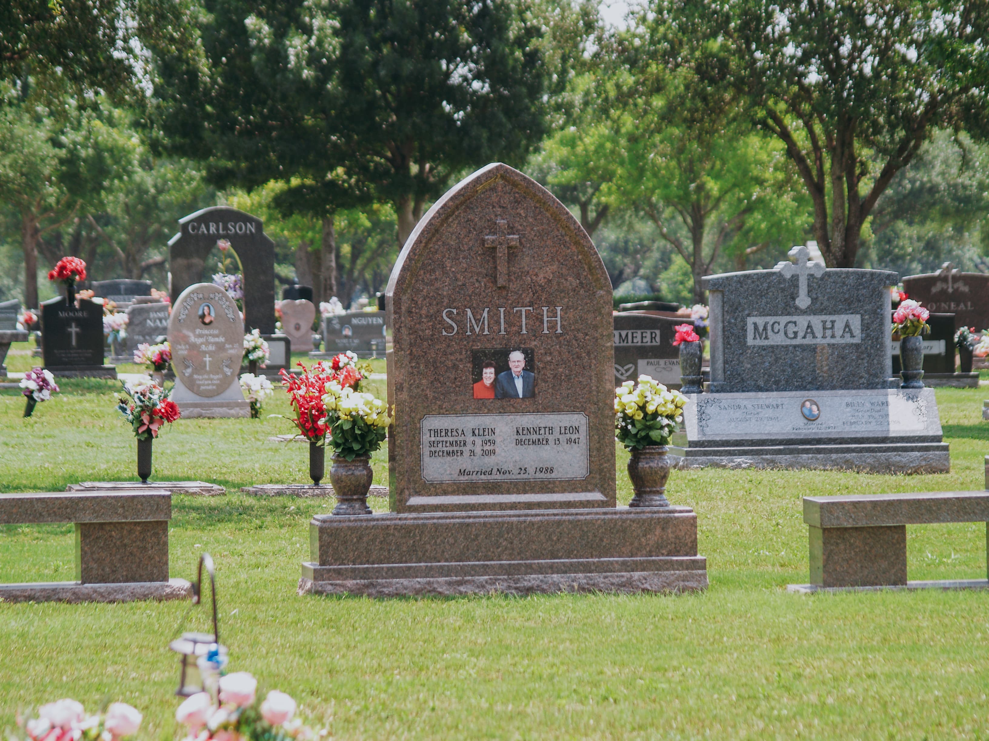 Gothic Arch Upright Monument